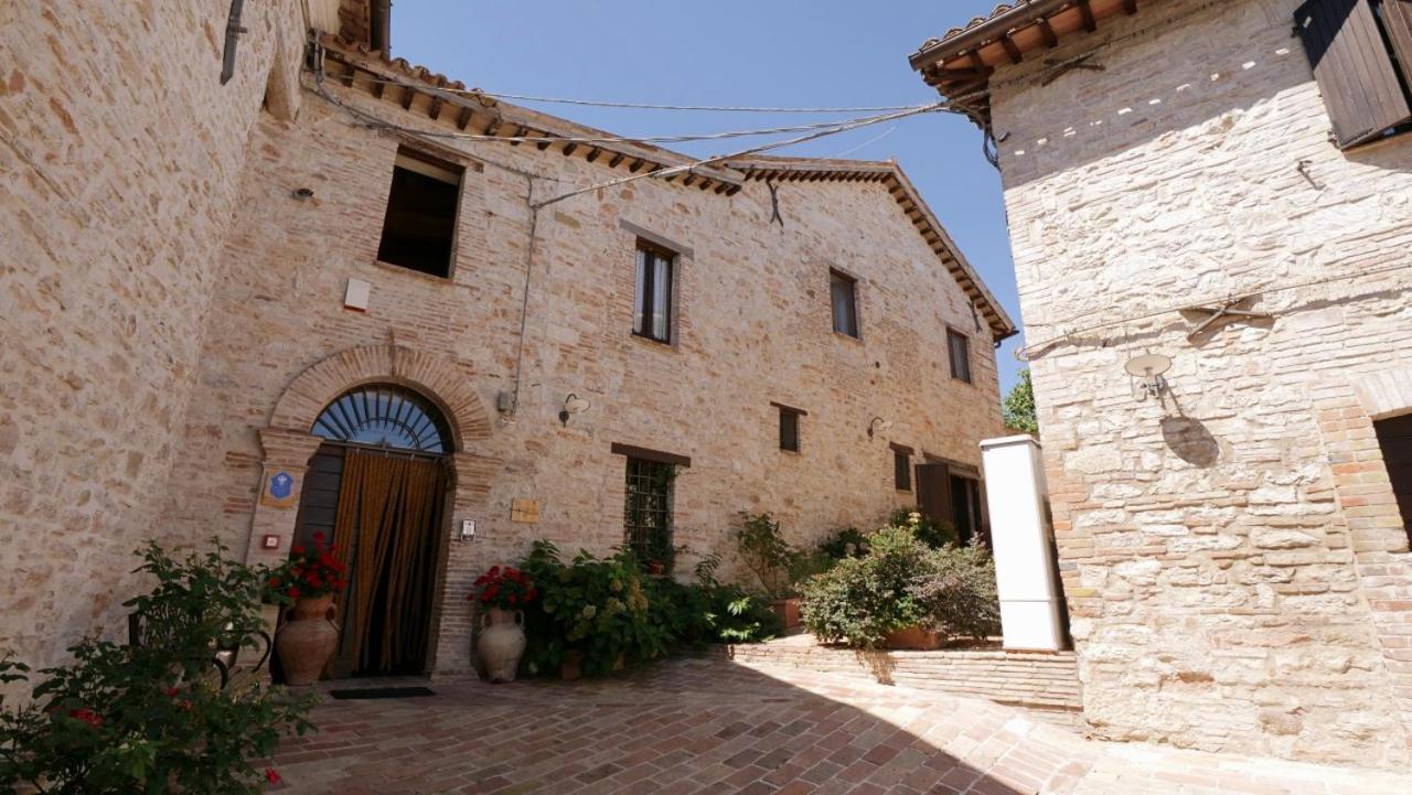 Borgo De' Varano By Hotel I Duchi Camerino Bagian luar foto
