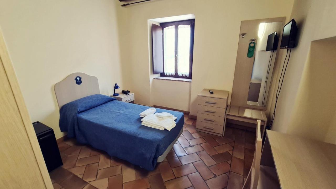 Borgo De' Varano By Hotel I Duchi Camerino Bagian luar foto