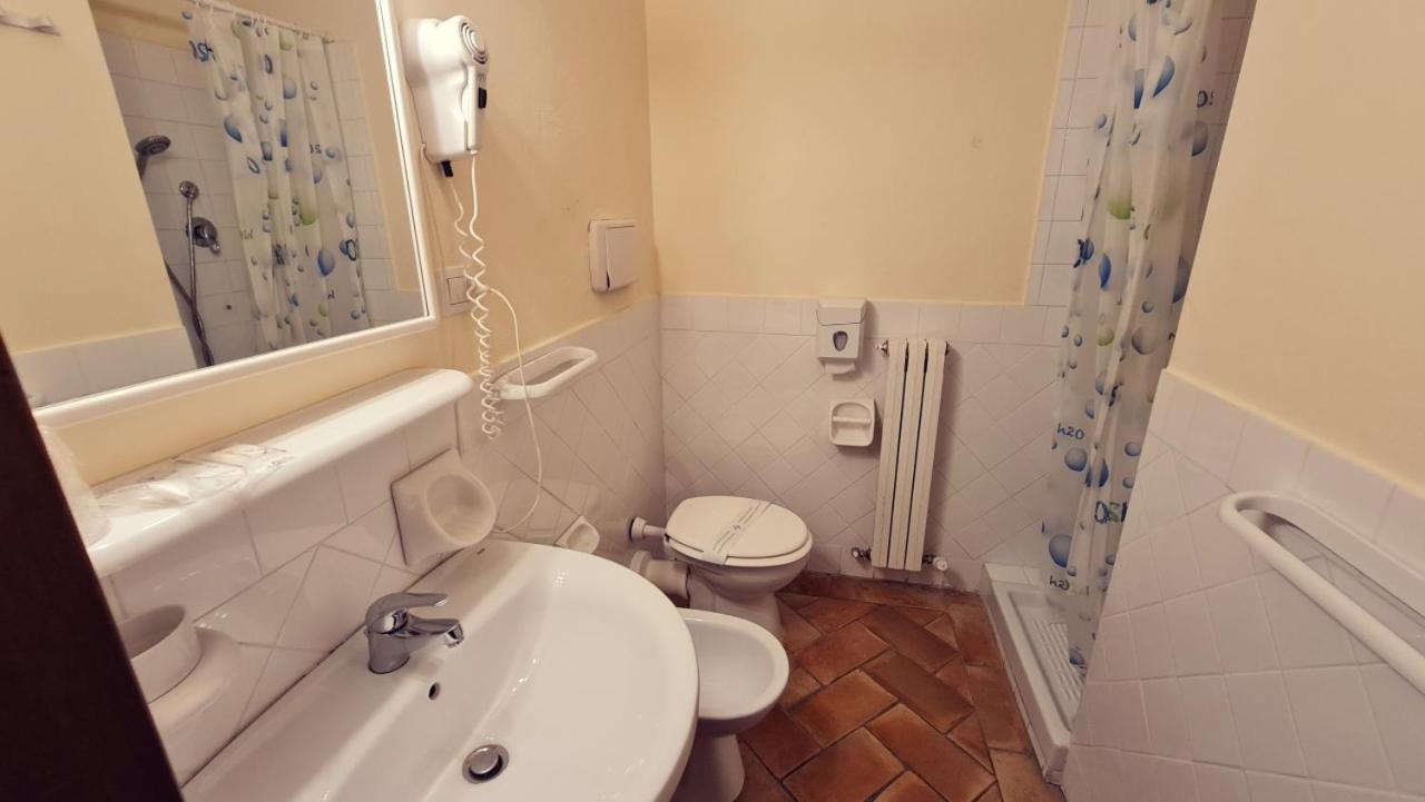 Borgo De' Varano By Hotel I Duchi Camerino Bagian luar foto